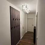 Spacious 2-Bedroom Apartment Near City Center