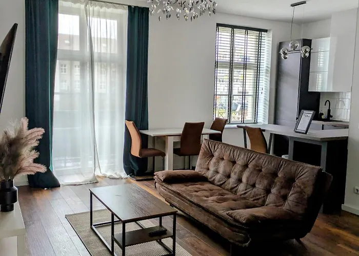 Spacious 2-Bedroom Apartment Near City Center