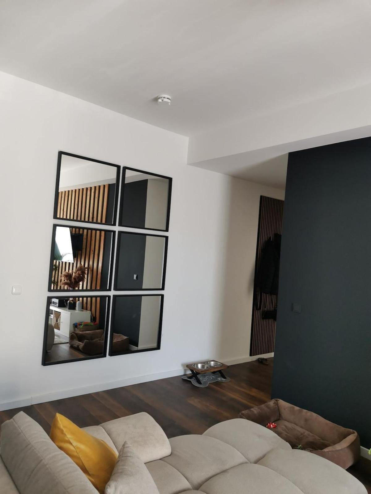 Spacious 2-bedroom Near Center