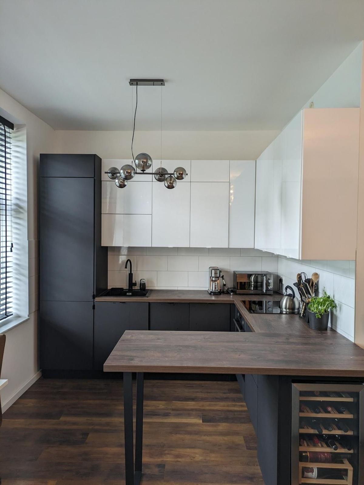 Spacious 2-bedroom Near Center Appartement
