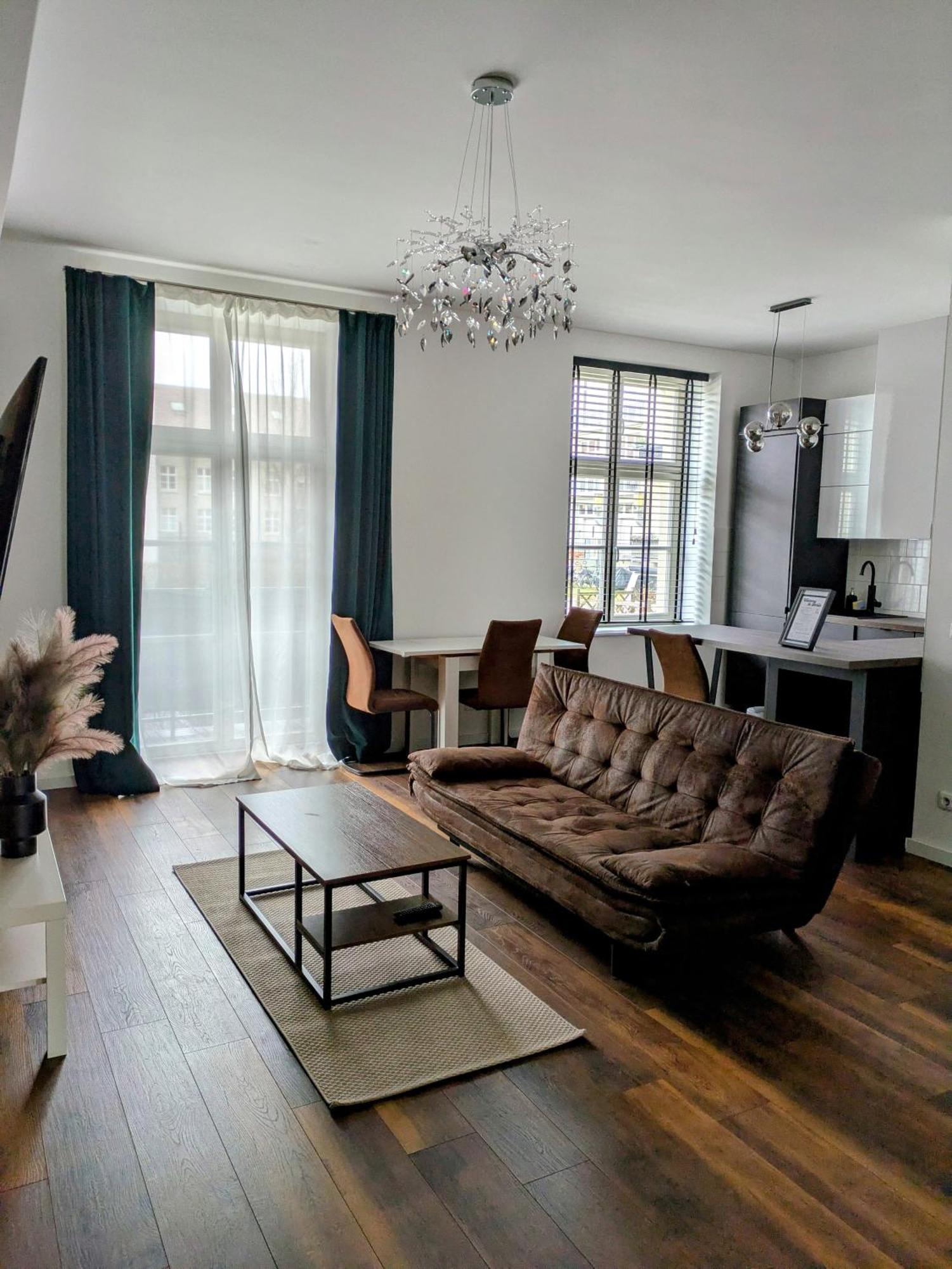 Spacious 2-bedroom Near Center Appartement